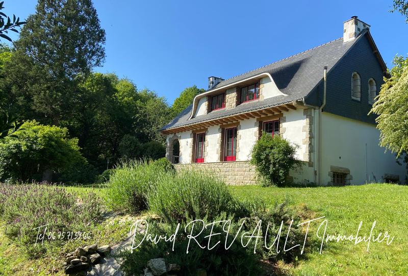 Maison - 180 m² - 9 pièces