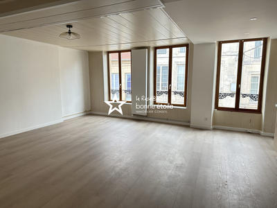 Appartement - 102 m² - 4 pièces
