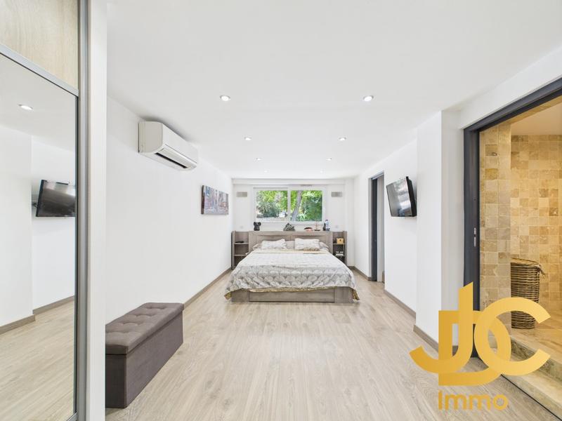 Maison - 194 m² - 7 pièces