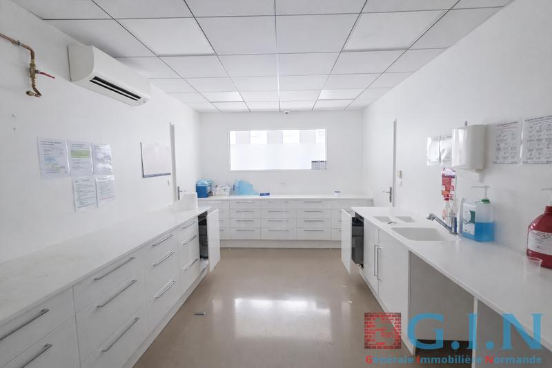Local commercial - 548 m² - 20 pièces