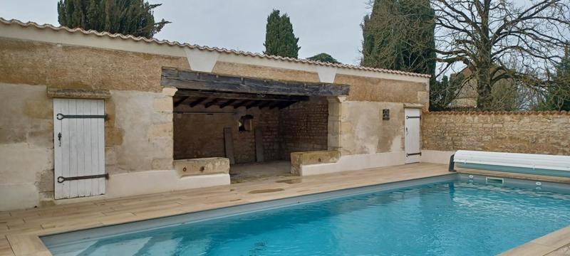 Demeure - 400 m² - 12 pièces