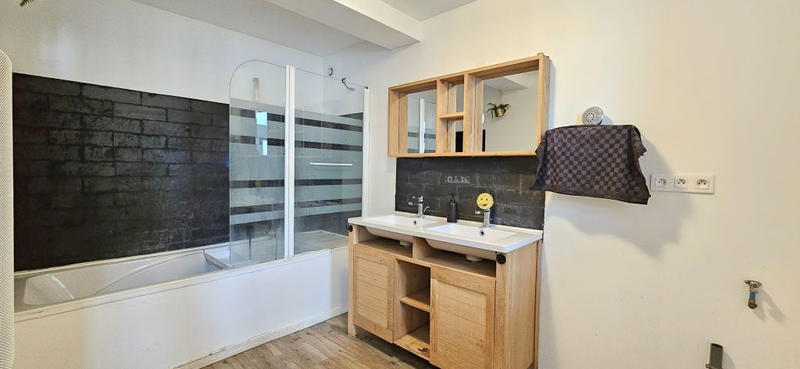 Immeuble - 150 m² - 3 pièces