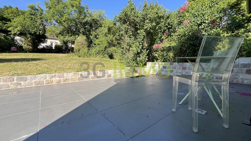 Maison traditionnelle - 130 m² - 8 pièces