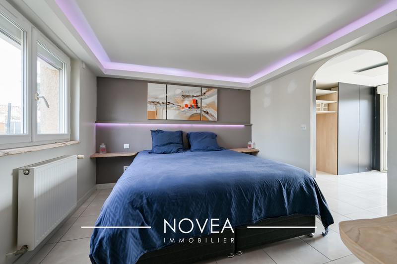 Maison traditionnelle - 141 m² - 6 pièces