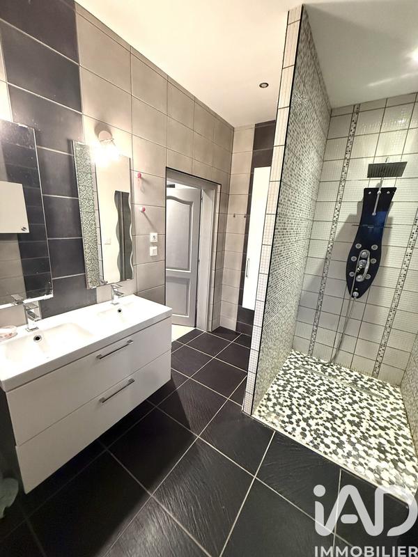 Maison - 98 m² - 6 pièces