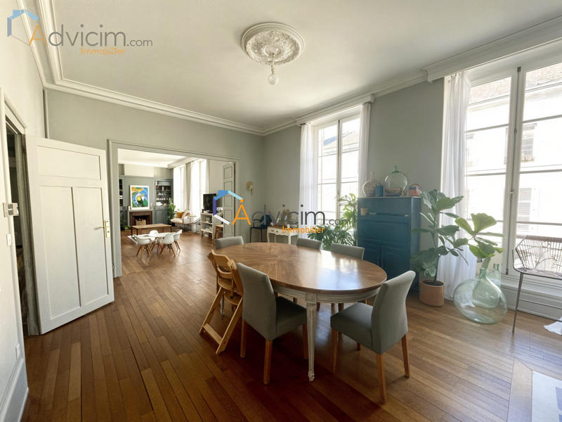 Appartement - 165 m² - 5 pièces