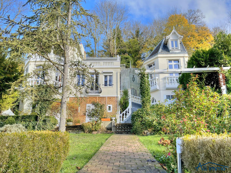 Maison ancienne - 197 m² - 8 pièces