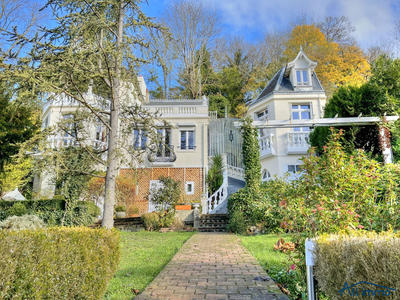 Maison ancienne - 197 m² - 8 pièces