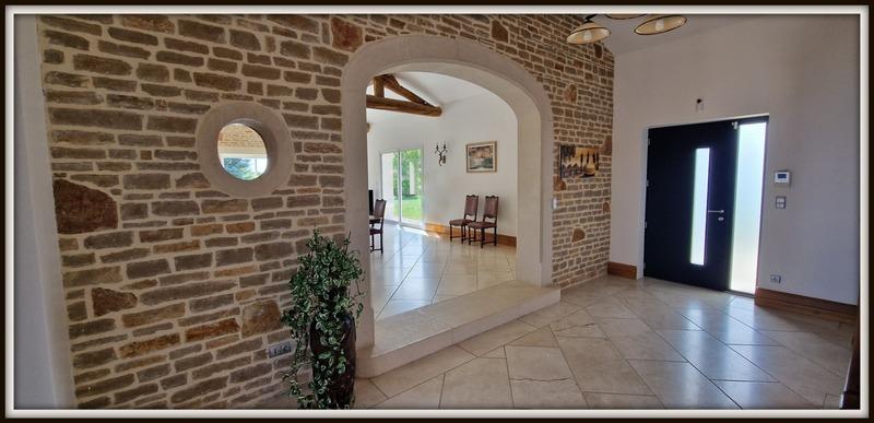 Maison - 290 m² - 8 pièces