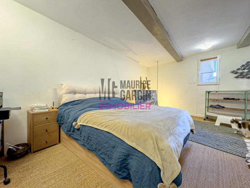 Maison - 240 m² - 7 pièces