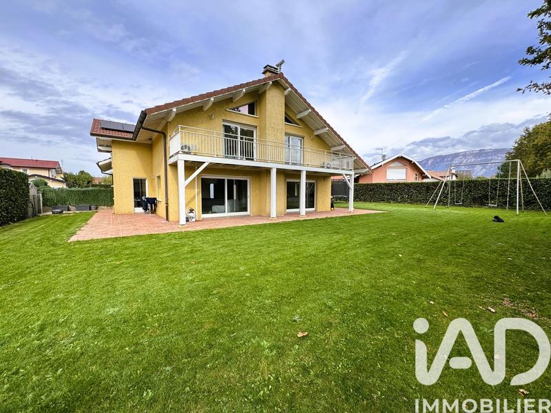 Maison - 215 m² - 6 pièces