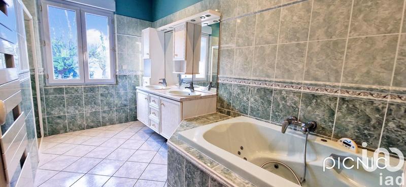 Maison - 218 m² - 6 pièces