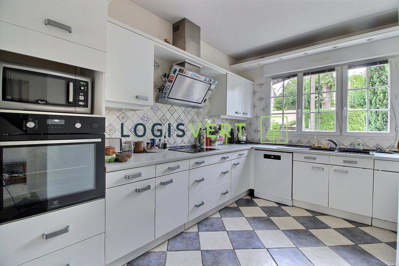 Maison - 137 m² - 6 pièces