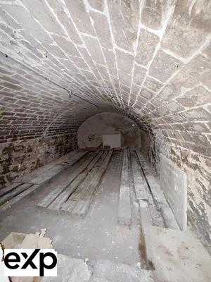 Local commercial - 126 m² - 1 pièce