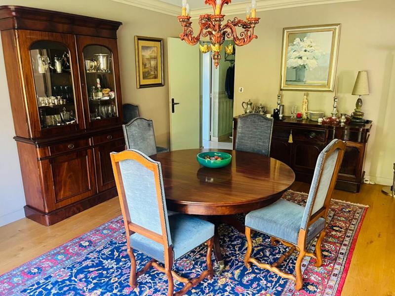 Maison - 359 m² - 11 pièces