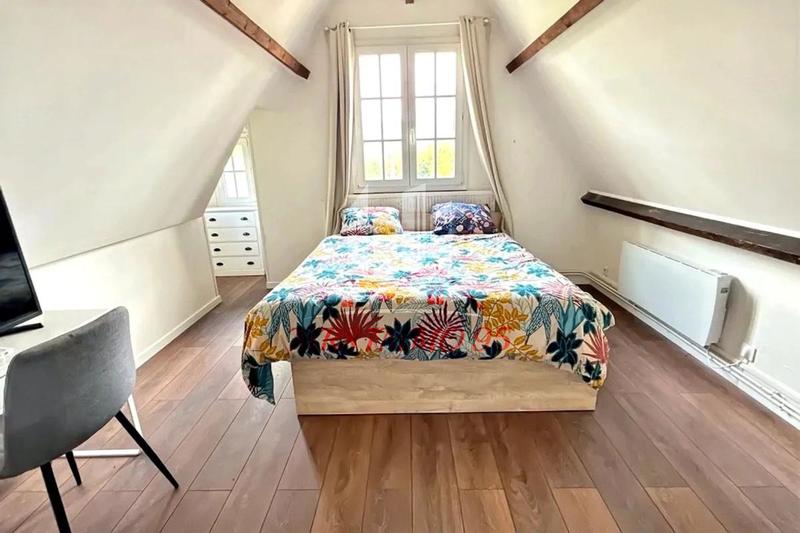 Propriété - 216 m² - 9 pièces