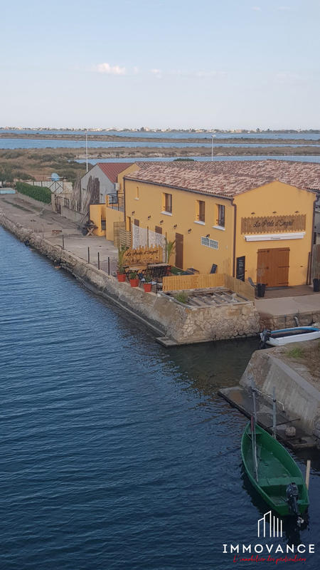 Local commercial - 704 m²