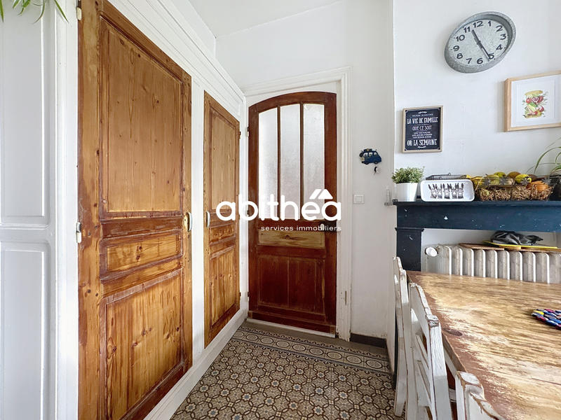 Maison - 290 m² - 9 pièces