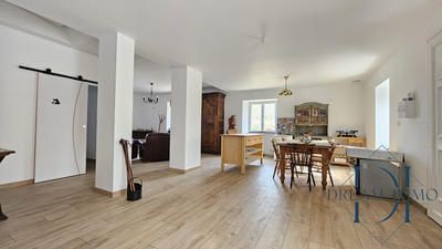 Maison - 291 m² - 10 pièces