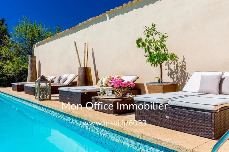 Propriété - 305 m² - 7 pièces