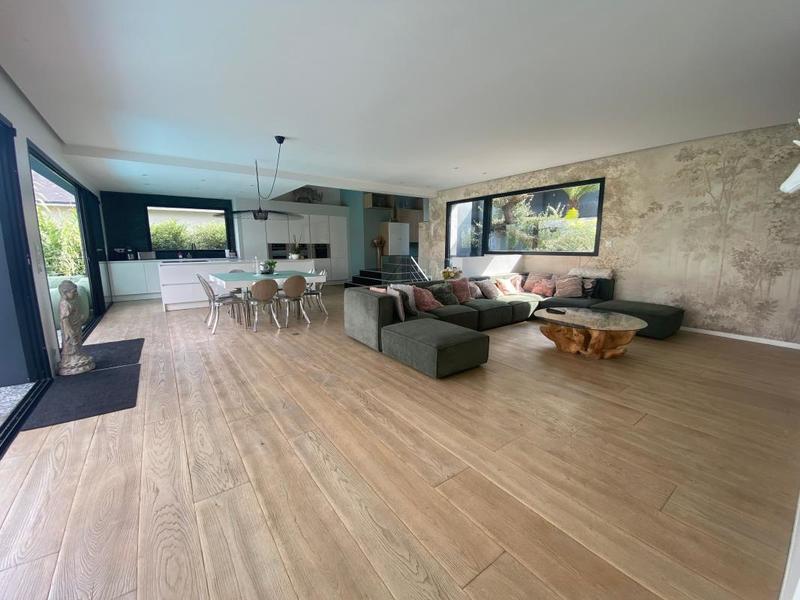 Maison - 222 m² - 5 pièces