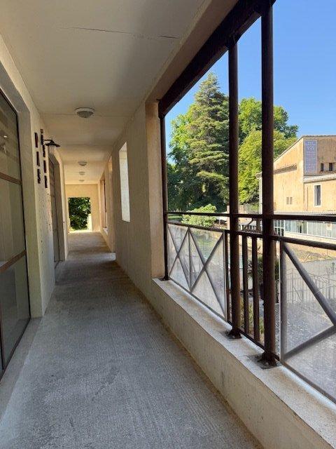 Local commercial - 48 m² - 3 pièces