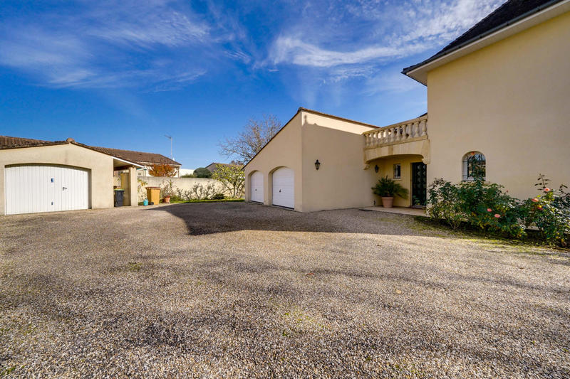 Maison - 190 m² - 7 pièces