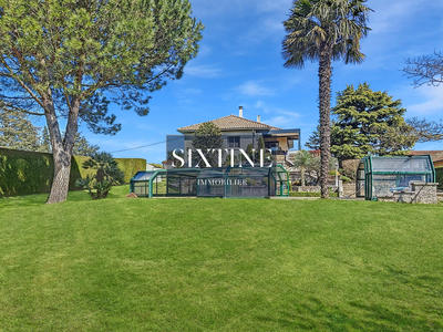 Maison - 144 m² - 10 pièces