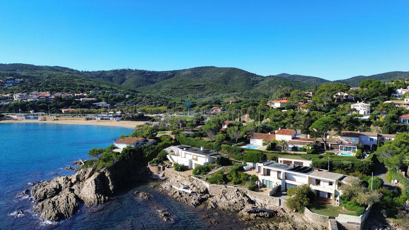 Villa - 90 m² - 5 pièces