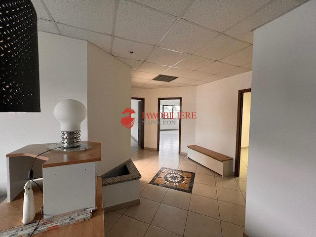 Local commercial - 109 m²