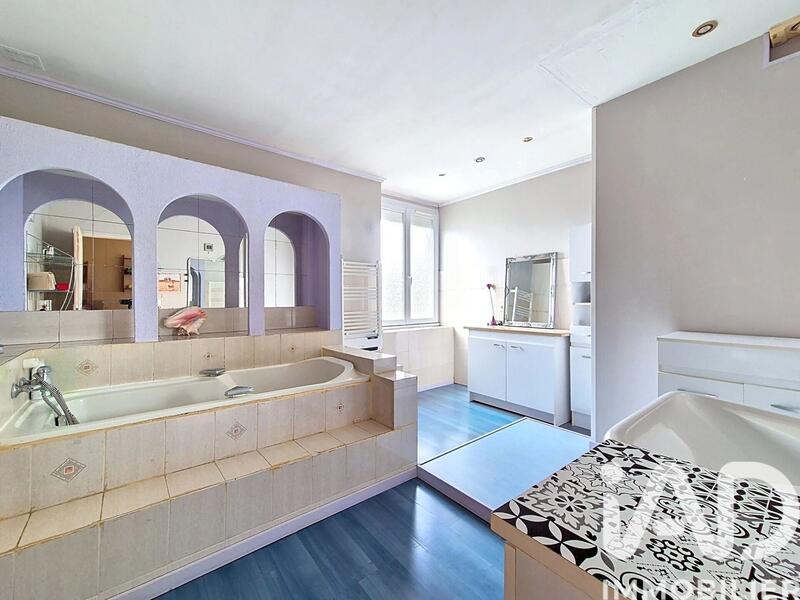 Maison - 185 m² - 7 pièces