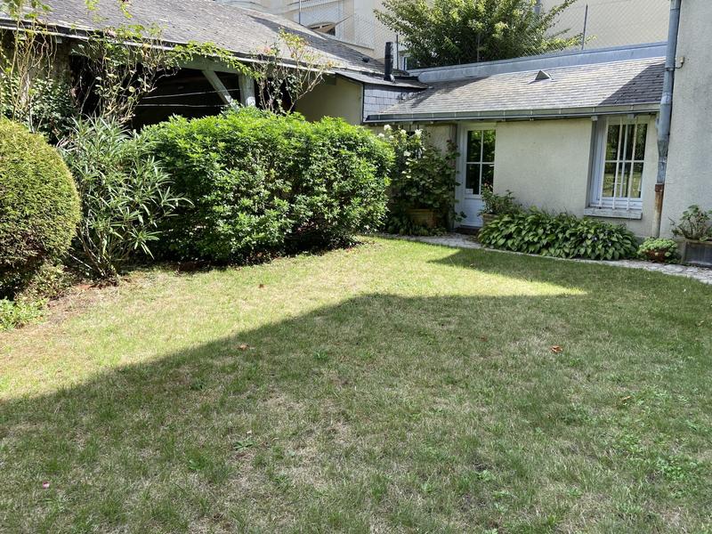 Maison - 250 m² - 10 pièces