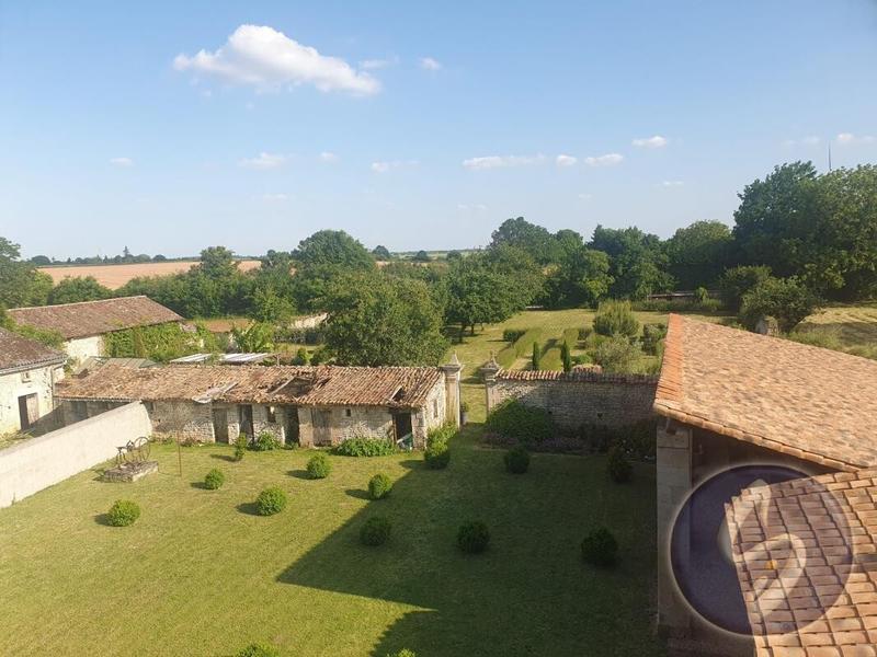 Maison - 327 m² - 9 pièces