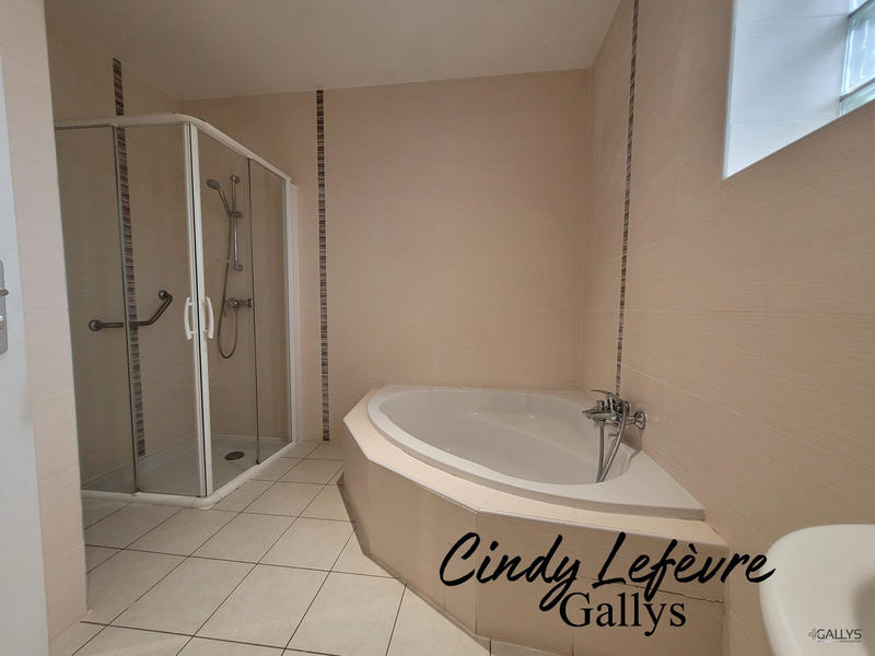 Maison - 94 m² - 5 pièces