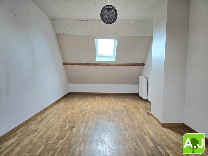 Maison traditionnelle - 125 m² - 6 pièces