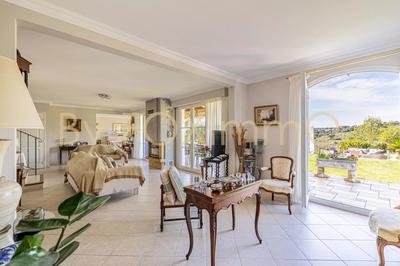 Maison - 142 m² - 6 pièces