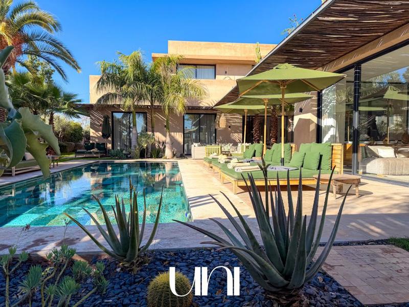 Villa - 640 m² - 11 pièces