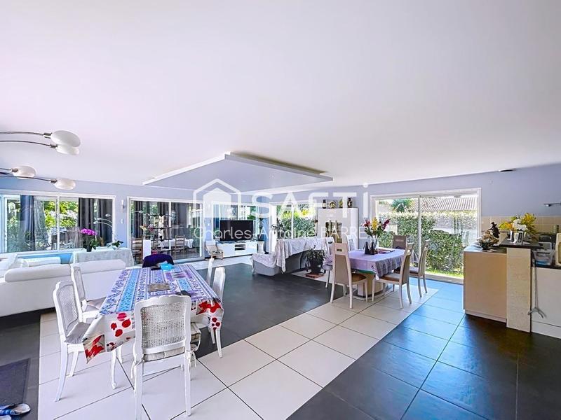 Maison - 236 m² - 6 pièces