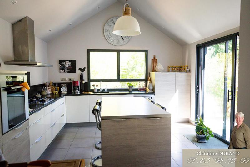 Maison - 175 m² - 9 pièces