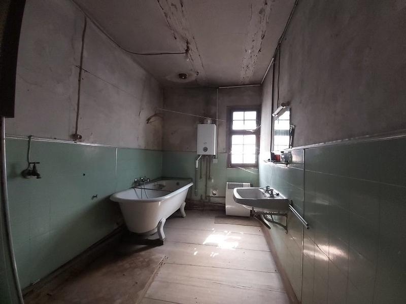 Maison ancienne - 360 m² - 14 pièces