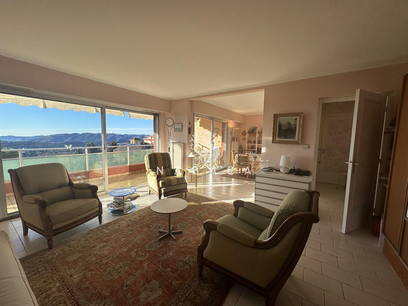 Appartement - 99 m² - 4 pièces