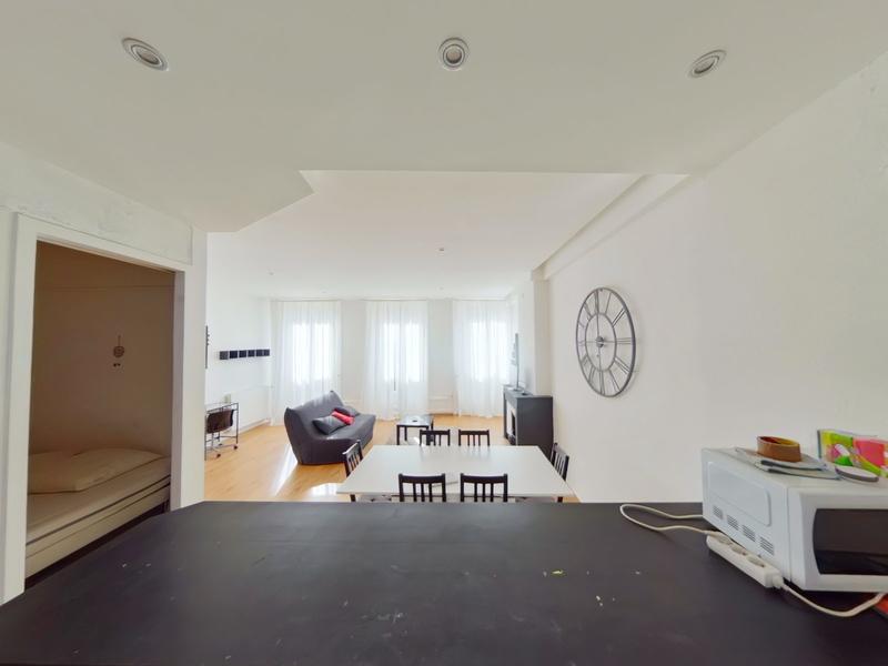 Appartement - 64 m² - 2 pièces