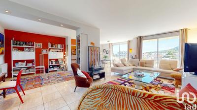 Appartement - 167 m² - 6 pièces