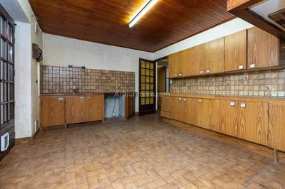 Maison - 238 m² - 10 pièces