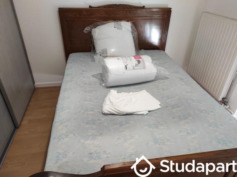 Chambre - 12 m² - 1 pièce