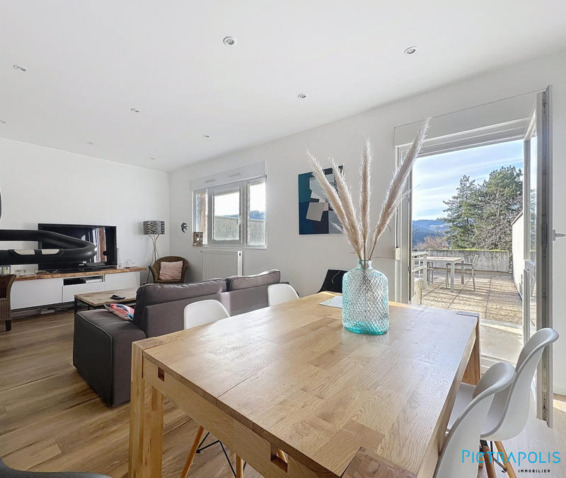 Appartement - 82 m² - 4 pièces