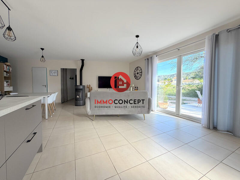 Maison - 90 m² - 4 pièces
