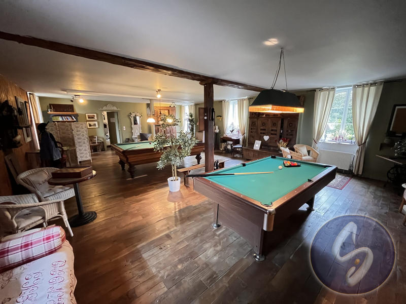 Maison - 616 m² - 19 pièces