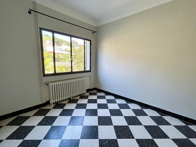 Maison - 234 m² - 9 pièces