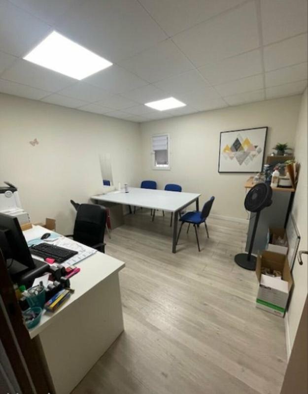 Atelier d'activités - 180 m² - 2 pièces